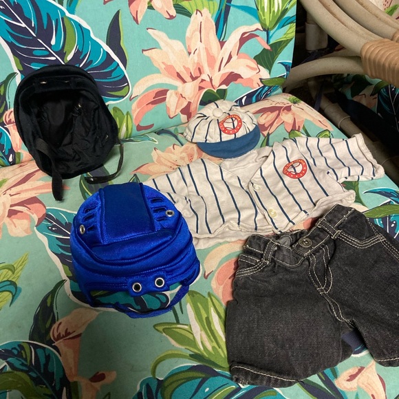 Build a bear clothes lot - Picture 8 of 9